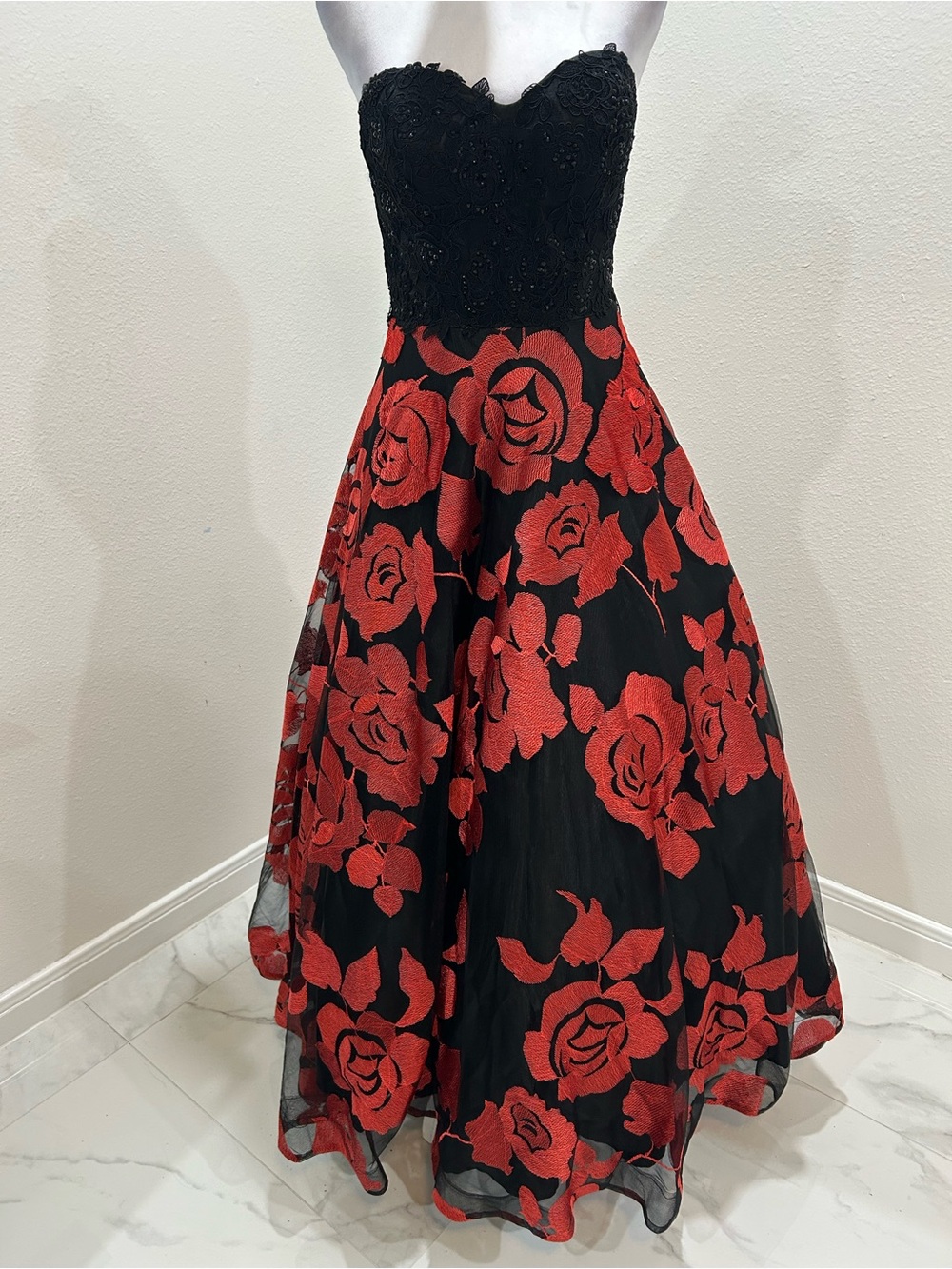 Cinderella Divine Sweetheart Beaded Floral Embroidered Dress Formal Gown